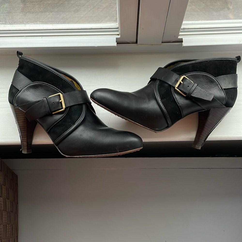 Ted Baker Black Leather Mixed Medium Booties